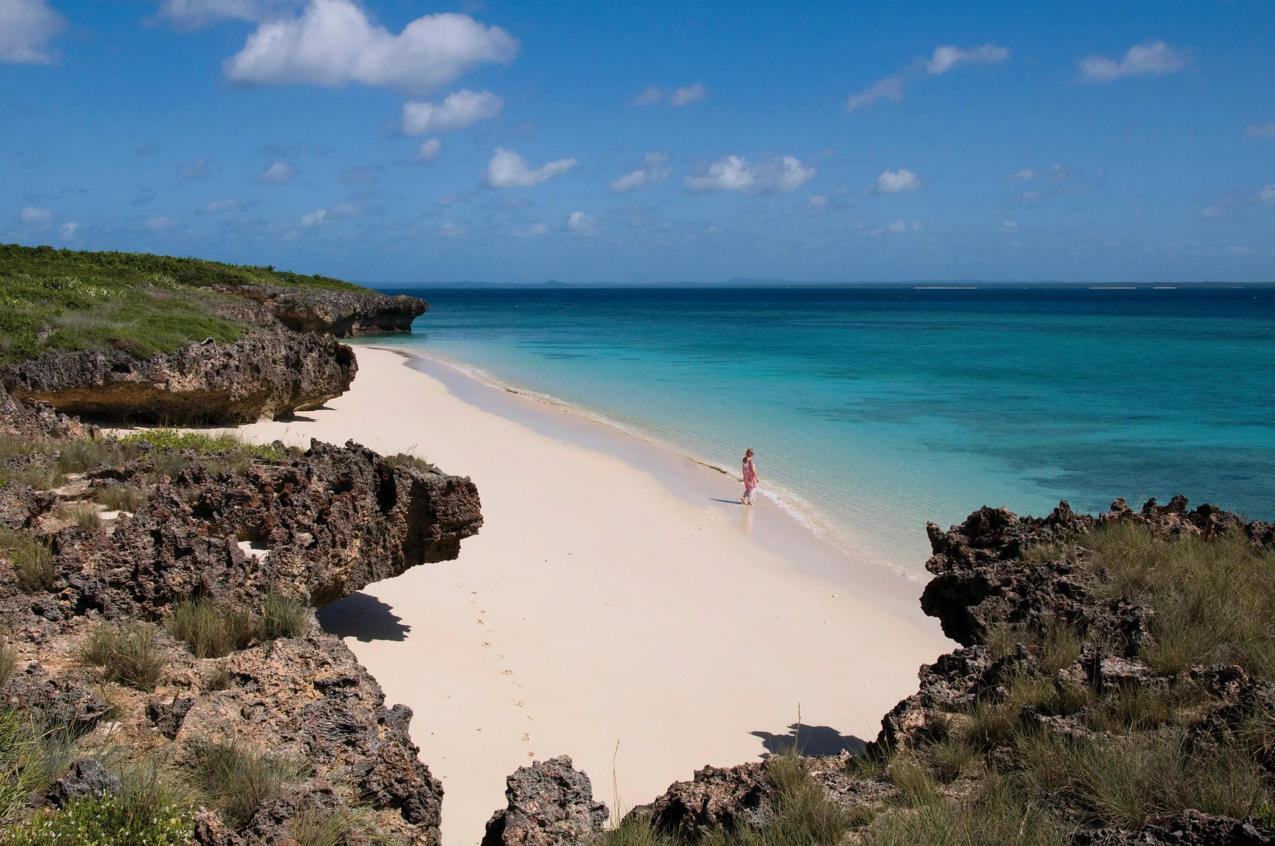 Turquoise waters and islands on the Mozambican coast